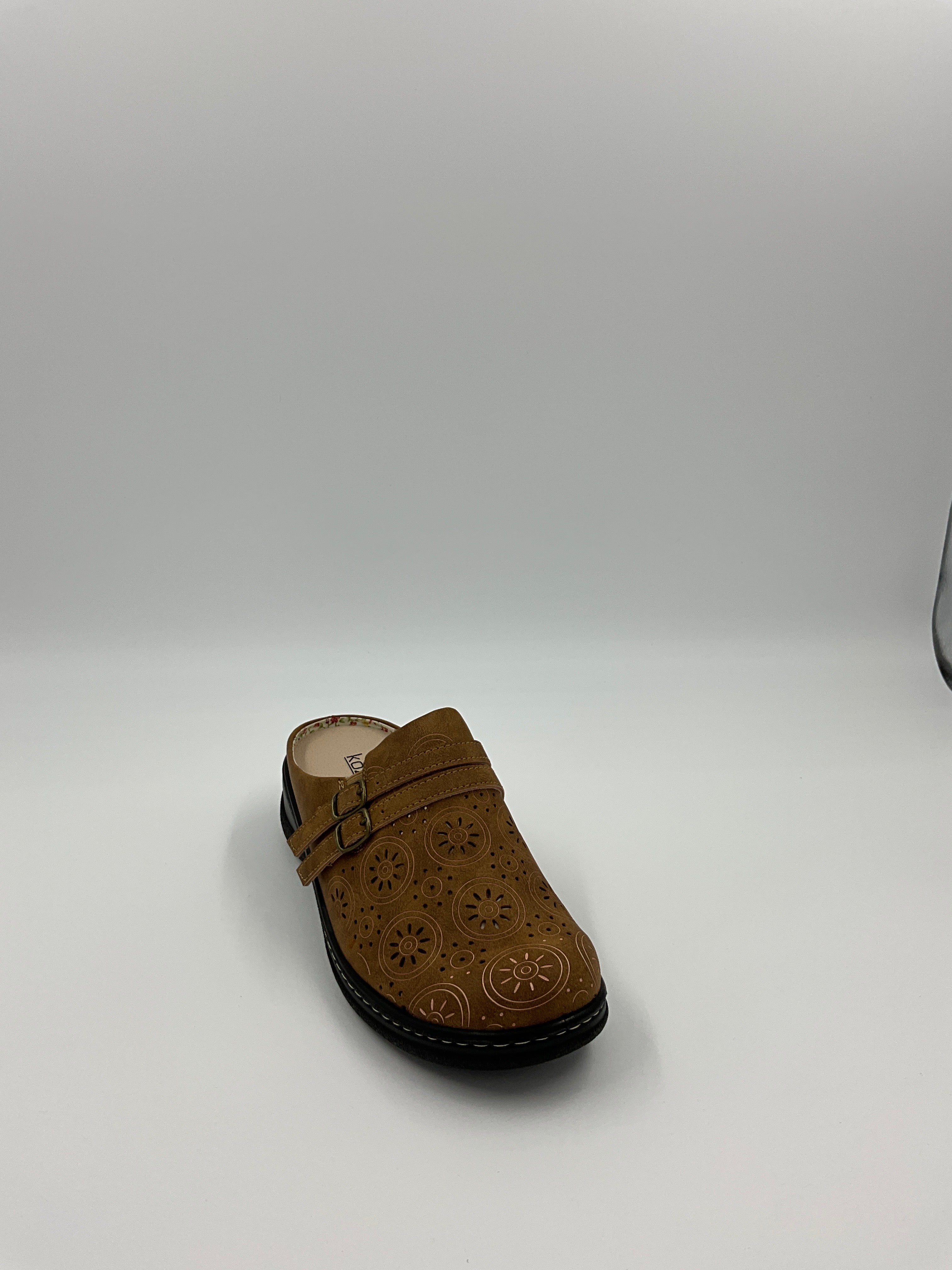 Kozi Canada OY3100 Camel/Black Sandals