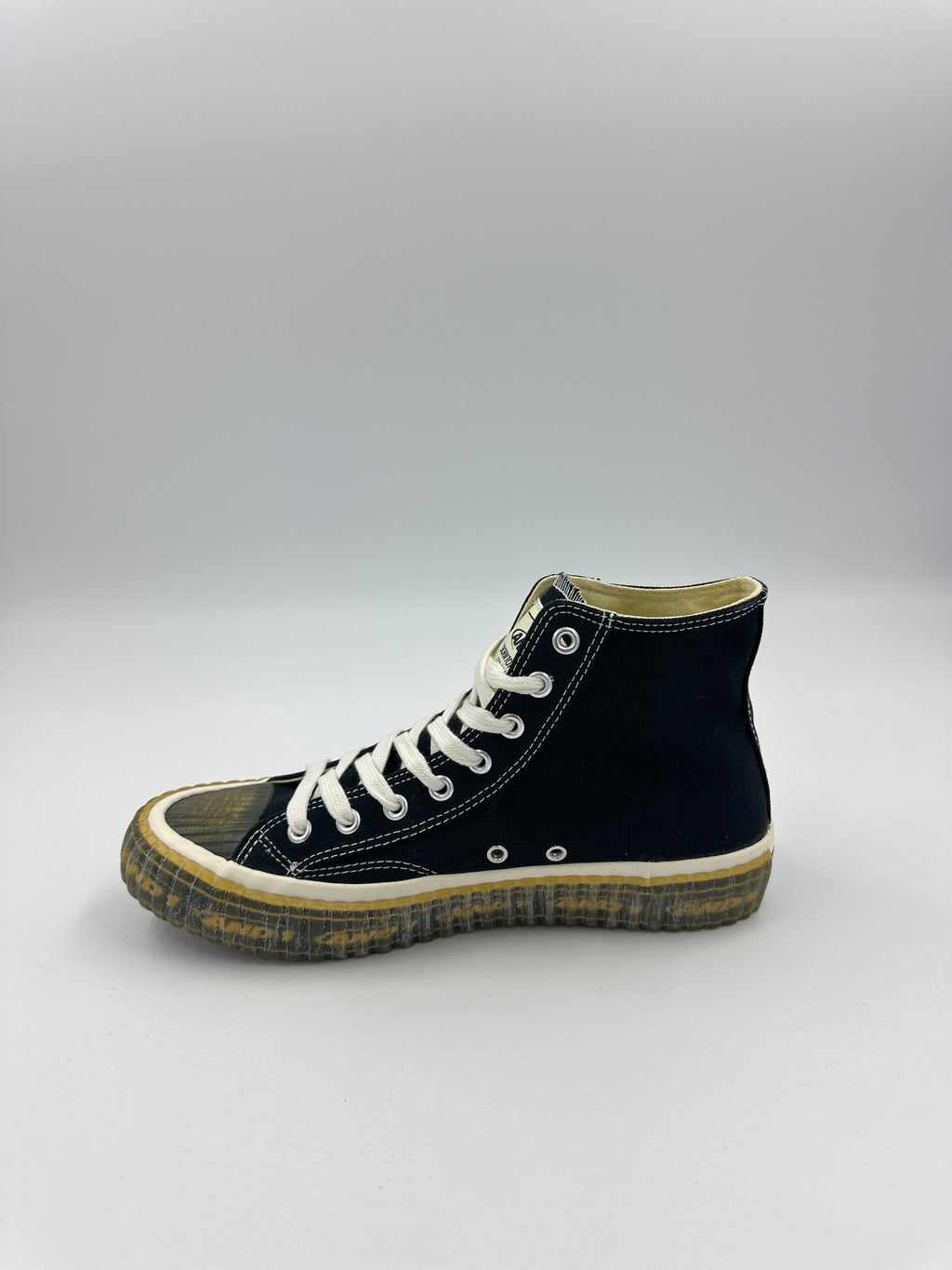 And1 Convers