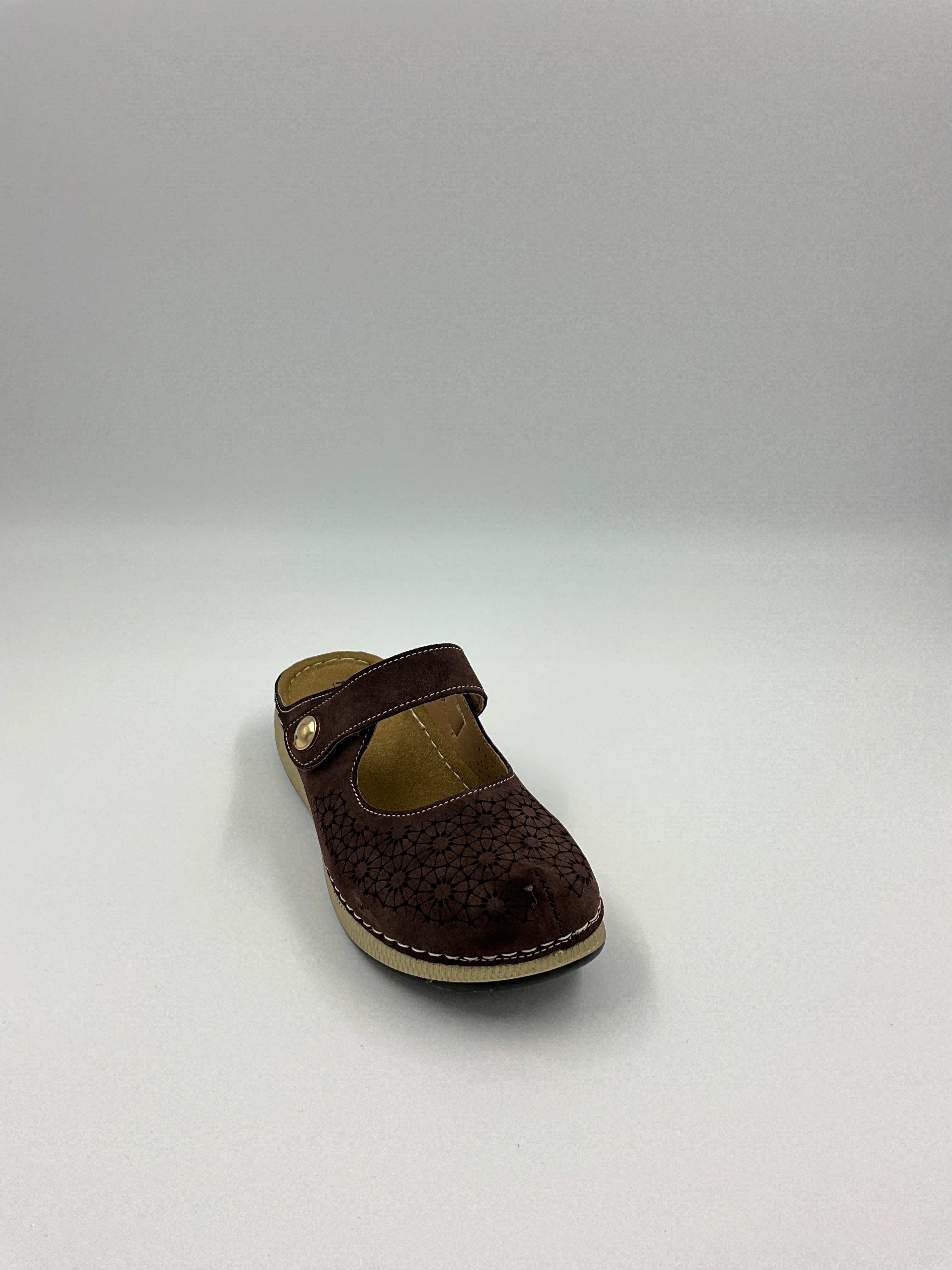 Kozi Canada YQ6004 Coffee/Black Sandals