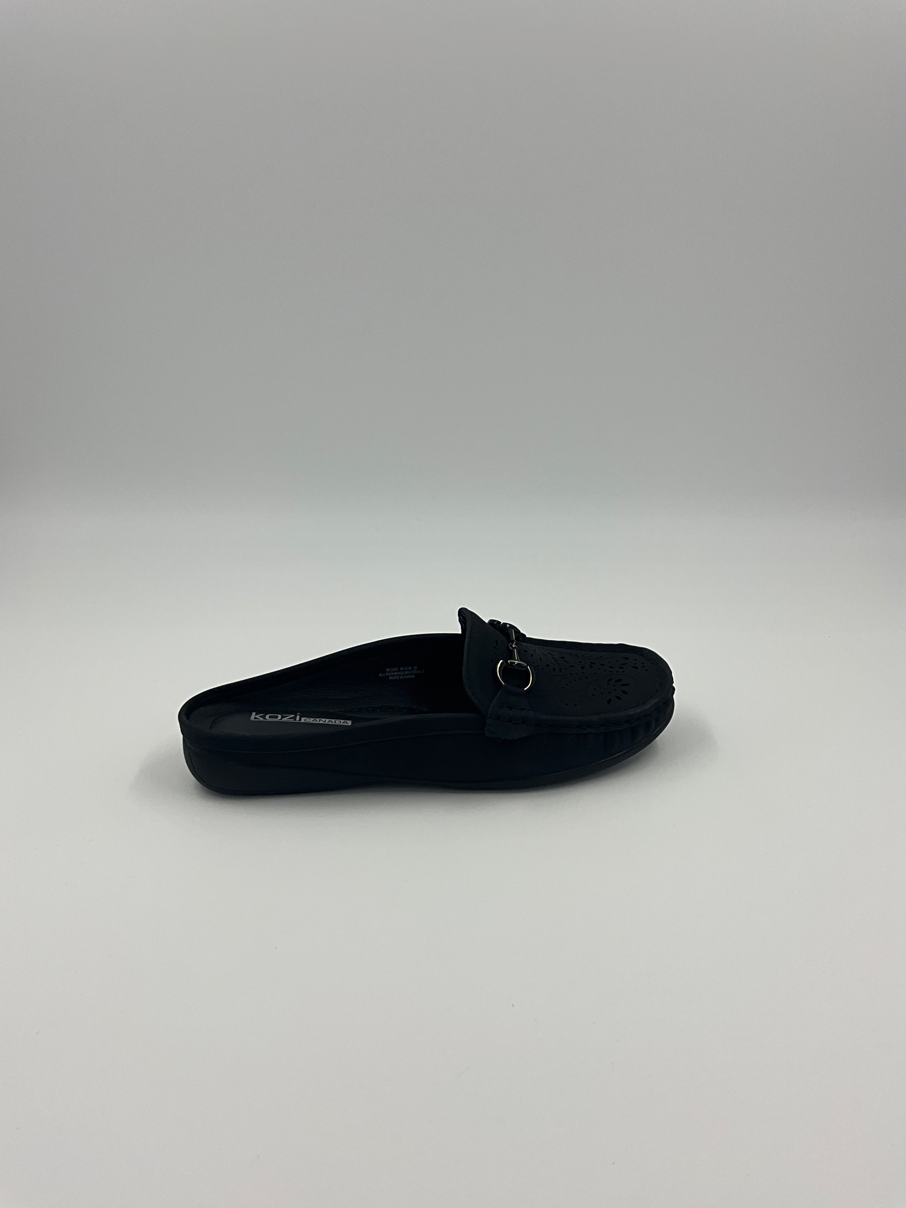 Kozi Canada ML3251 Black/White Sandals