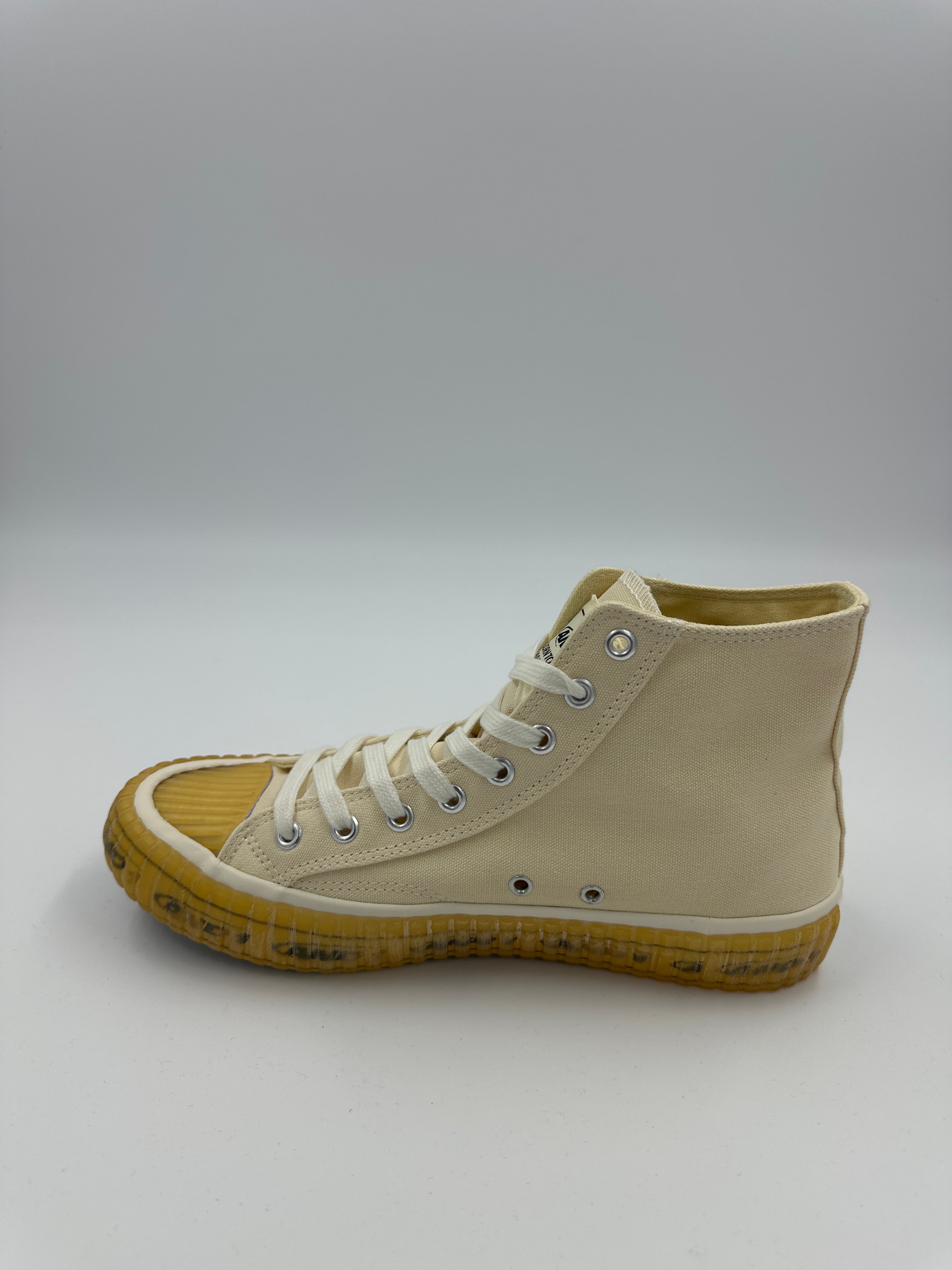 And1 Convers
