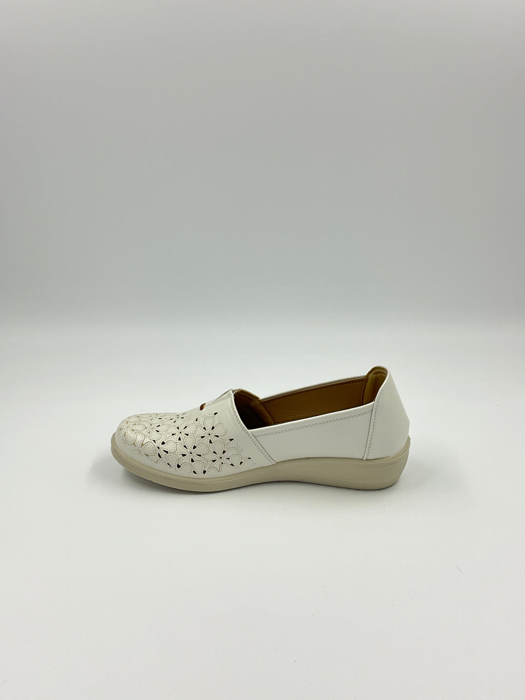 Kozi Canada OY3243 White/Black/Red Shoes