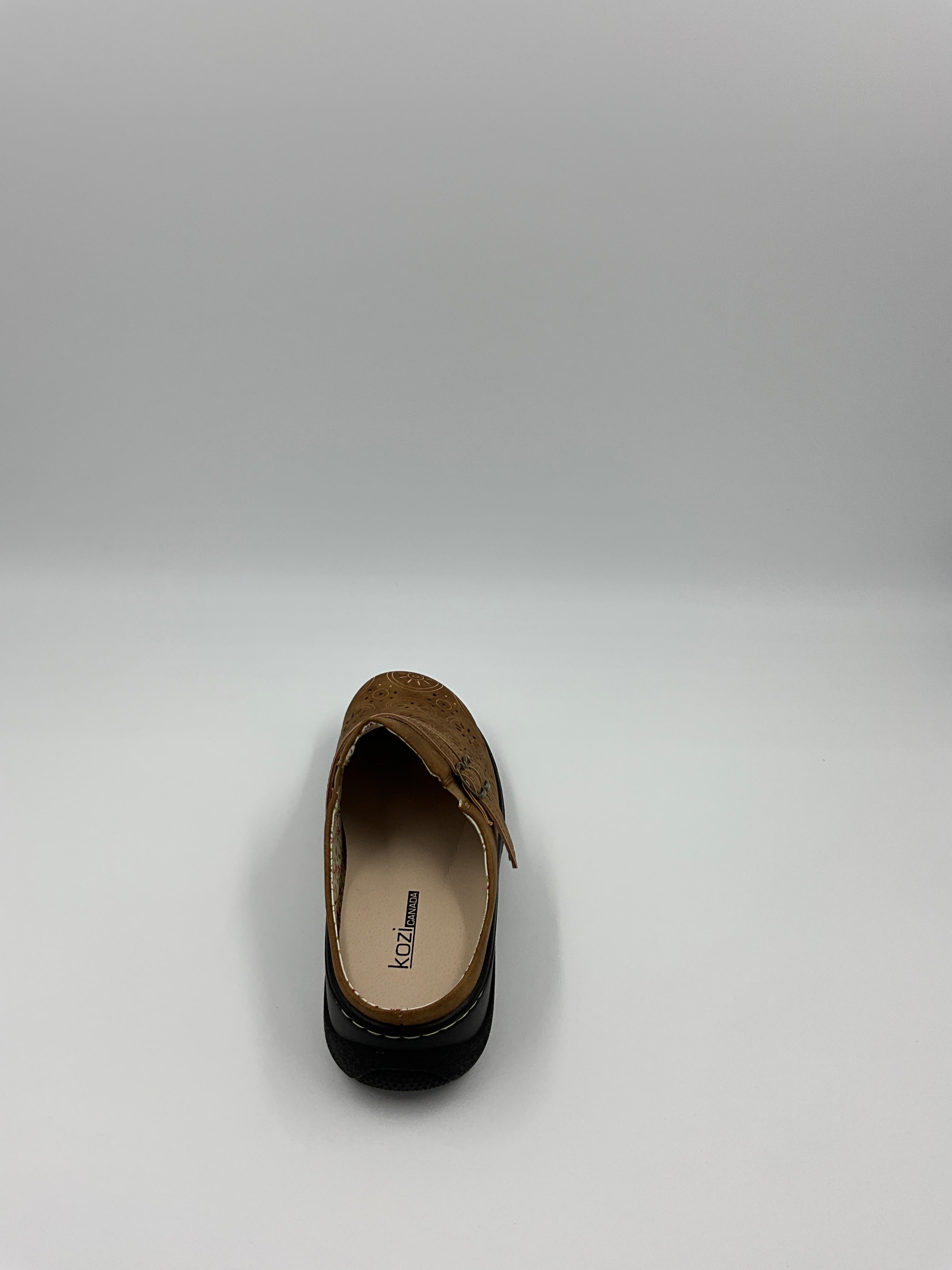 Kozi Canada OY3100 Camel/Black Sandals