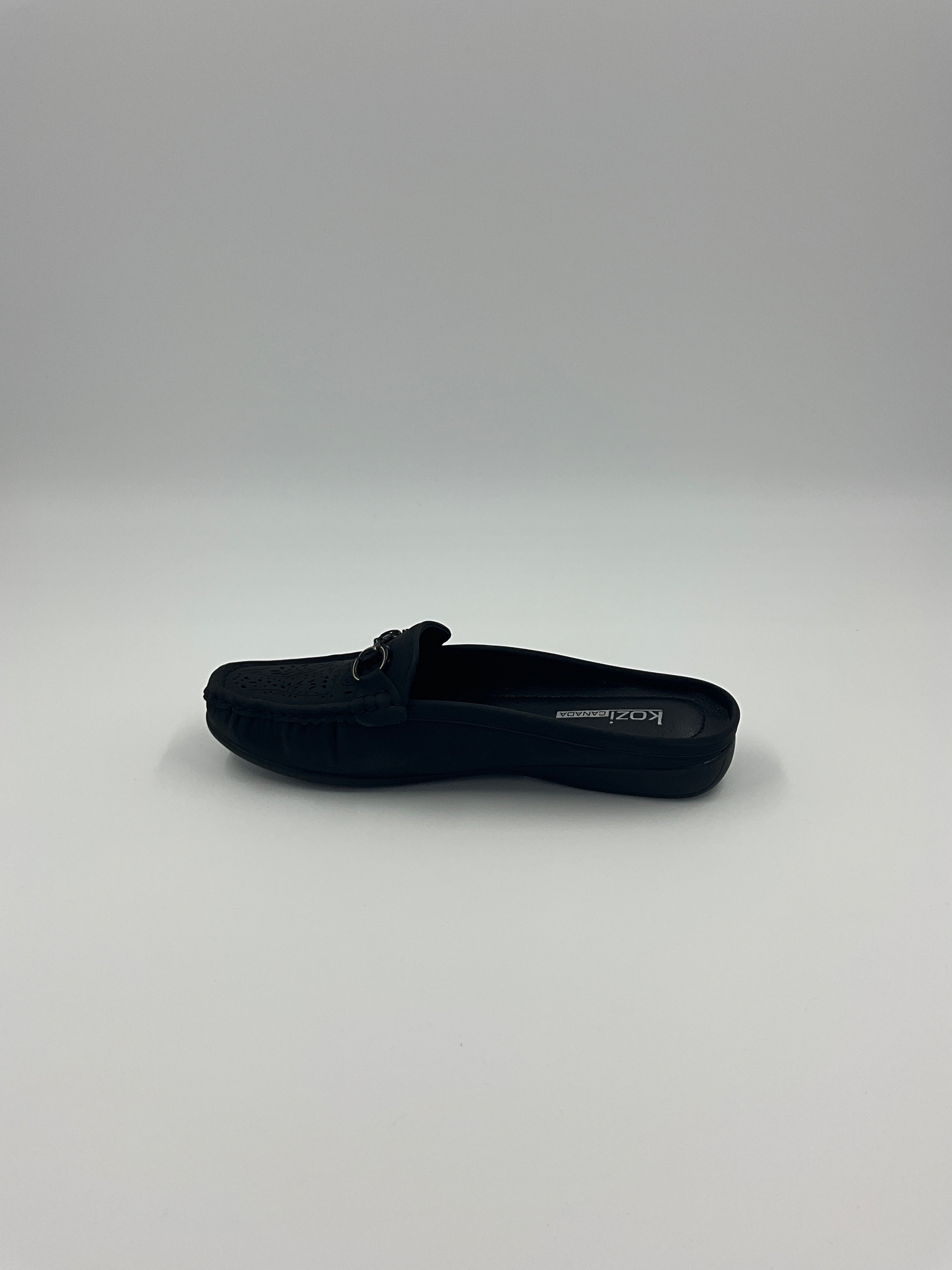 Kozi Canada ML3251 Black/White Sandals